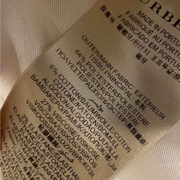 BURBERRY WHITE TUXEDO BLAZER, SIZE  6 YELLOW STAINS AND WEAR ON THE NECK& BOTTOM - Picture 7 of 14